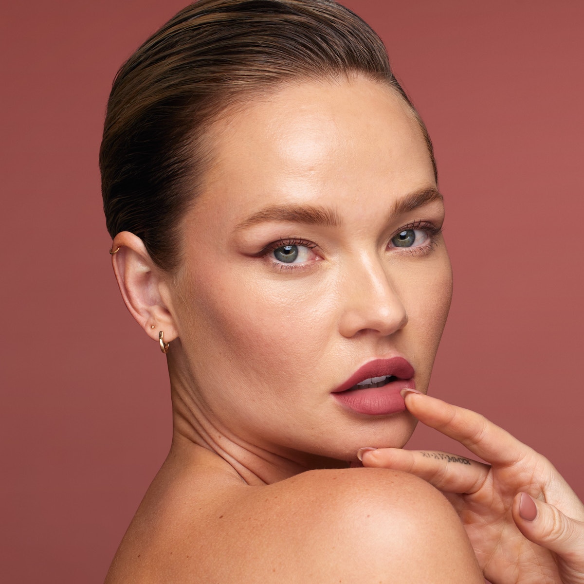 LIQUID MATTE ULTRA-COMFORT TRANSFER- PROOF LIPSTICK(LABIAL LÍQUIDO MATE)